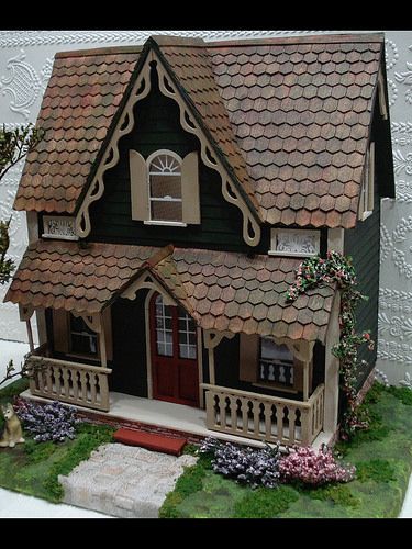 Arthur Dollhouse, Popsicle Stick Houses, Paper Wall Hanging, Doll House Crafts, Victorian Dollhouse, Miniature Rooms, Dollhouse Kits, Wooden Dollhouse, Barbie House