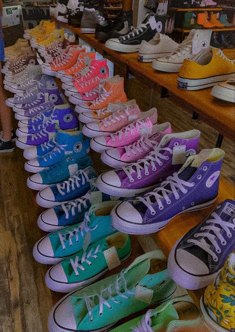 Colorful Converse, Neon Converse, Converse Rainbow, All Star Cano Alto, Rainbow Converse, Converse Collection, Cute Converse Shoes, Mode Converse, Converse Aesthetic