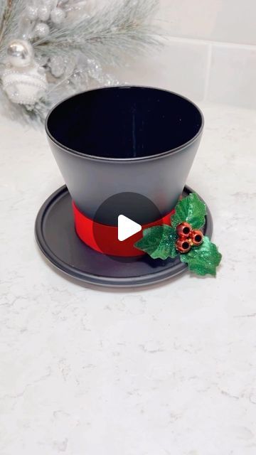 Kendra Davis on Instagram: "☃️ Frosty The Snowman Hat Candles 🎩" Frosty Hat Centerpiece, Fish Bowl Snowman How To Make, Snowman Hats Diy, Frosty The Snowman Decorations, Snowman Hat Diy, Diy Snowman Hat, Christmas Centrepiece, Snowman Hat, Frosty The Snowman