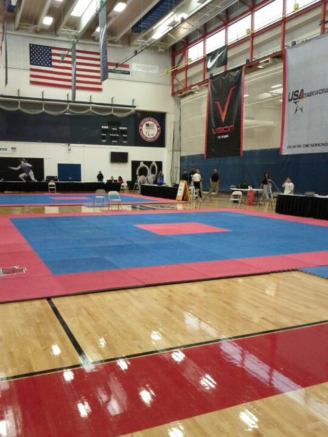 Taekwondo competition area at the US Olympic training center Taekwondo Sparring Aesthetic, Karate Competition Aesthetic, Taekwondo Competition, Karate Competition, Ata Taekwondo, Olympic Training Center, Judo Karate, Olympic Training, Taekwondo Training