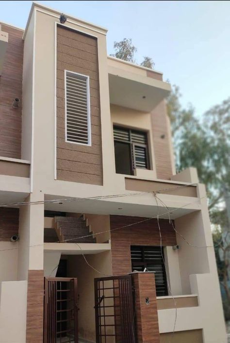 Indian House Paint Exterior, House Exterior Paint Ideas Indian, House Colour Exterior Indian, House Outside Colour, Best Home Design Software, Small Apartment Building Design, Apartment Building Design, Floor Pattern Design, Outside House Colors