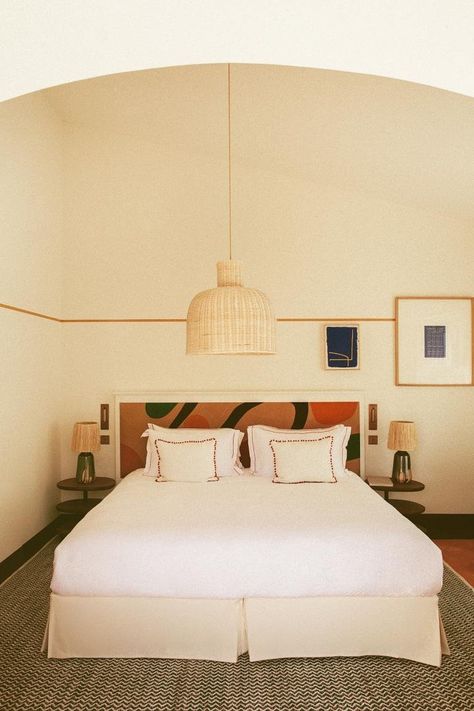 The Best Hotels in the French Riviera (Côte d'Azur) — the weithouse Pretty Interiors, Minimalism Living, Bedroom Board, White Sheets, 아파트 인테리어, Saint Tropez, Architectural Digest, Interior Inspo, 인테리어 디자인