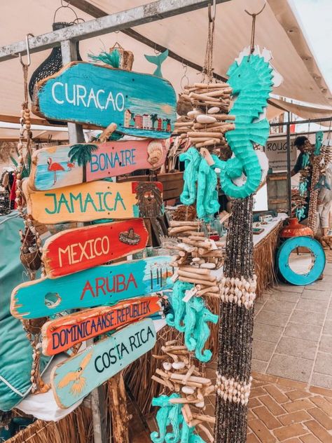 Another great Dutch hippie market you need to visit as well! Boho Summer House, Hippie Backyard, Ibiza Aesthetic, Ibiza Lifestyle, Ibiza Vibes, Beach Aesthetics, Bohemian Style Home, Ibiza Party, Summer Festival Fashion