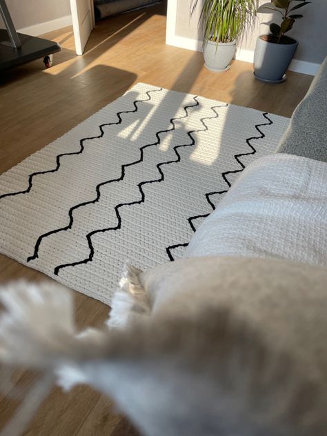 #rug #crochet #knitting #home #decor #carpet Scandinavian Crochet, Crochet Cami, Rug Crochet, Big Carpet, Knit Rug, Crochet Carpet, Bedside Rug, Area Rug For Living Room, Zigzag Pattern