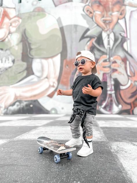 2024 Skater Boy Outfits: Vintage Vibes & Grunge Aesthetics Unleashed Toddler Skater Boy Style, Skater Baby Boy Outfits, 2nd Birthday Photo Shoot Ideas For Boys, Boys Skater Style, Toddler Boy Photo Shoot Ideas, Toddler Boy Photoshoot, Skater Outfits Boys, Skater Boy Style, Skater Boy Outfits