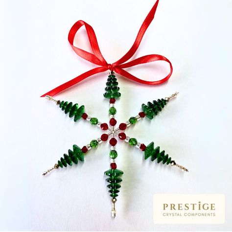 PRESTIGE Crystal Design Inspiration - Beaded Crystal Snowflakes Diy Crystal Ornaments Christmas, Beaded Snowflakes Ornament Free Pattern, Diy Beaded Christmas Ornaments, Crystal Ornaments Diy, Diy Snowflake Ornaments, Christmas Suncatchers, Bead Snowflakes, Snowflake Ornaments Diy, Christmas Ornament Designs