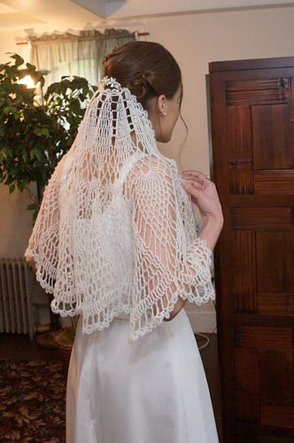 Crochet Wedding Dress Handmade, Crochet Wedding Ideas Decoration, Vintage Crochet Wedding Dress, Crochet Wedding Veil Pattern, Crochet Lace Veil Pattern, Crochet Veil Pattern, Crochet Wedding Accessories, Crochet Veil Pattern Free, Crocheted Wedding Dress