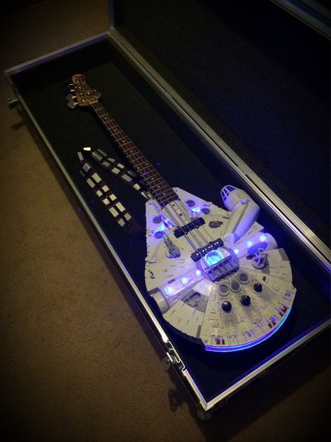 Star Wars Ideas, Dr Mundo, All About That Bass, Electric Guitar Design, Star Wars Room, Guitar Obsession, Cool Electric Guitars, Millennium Falcon, Guitar Art