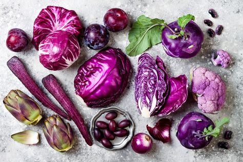 Purple Vegetables, Purple Fruit, Purple Food, Purple Carrot, Daily Nutrition, Colorful Vegetables, Eat The Rainbow, Variety Of Fruits, Colorful Fruit