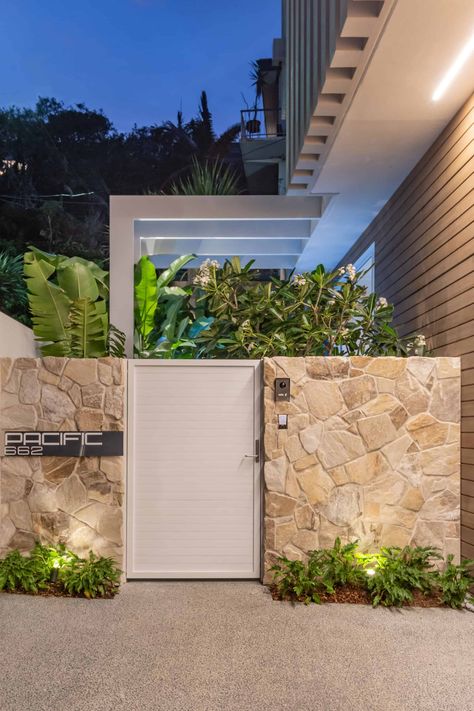 PACIFIC COAST HOUSE - Chris Clout Design Coastal Gate Entrance, House With Two Front Entrances, Coastal House Landscaping, Sandstone Front Fence, Beach Gate Design, Front Fence And Gate Ideas, Exterior Fence Ideas, Chris Clout Design, Stone Front House Exterior