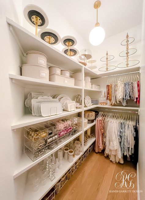 Organization - Dining Room Storage - Randi Garrett Design Table Linen Storage Closet, Tablecloth Storage Ideas, Modern Dining Room Storage, Room Inspiration Simple, Apron Storage, Dining Room Storage Furniture, Table Linen Storage, Room Decor Organization, Dining Room Storage Cabinet