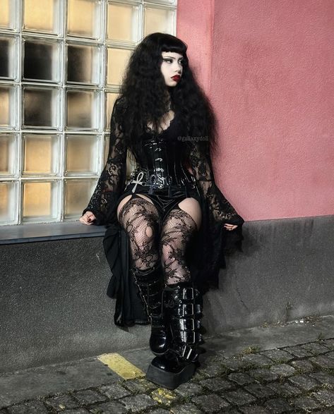 Gothic Club Outfit, Goth Club Outfit, Goth Spider, Siren Aesthetic, Goth Club, Gothic Looks, Club Outfit, Gothic Style, Pastel Goth