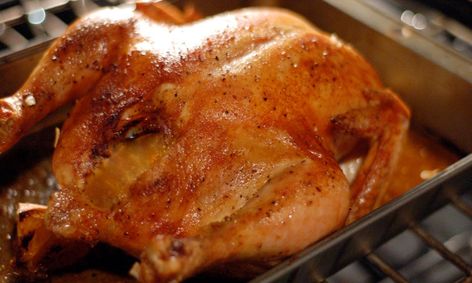 Roast Chicken Crispy Skin, Chicken Recipes Crispy, Oven Baked Whole Chicken, Whole Chicken In Oven, Crispy Roasted Chicken, Cook A Whole Chicken, Whole Baked Chicken, Chicken Crisps, Best Roasted Chicken