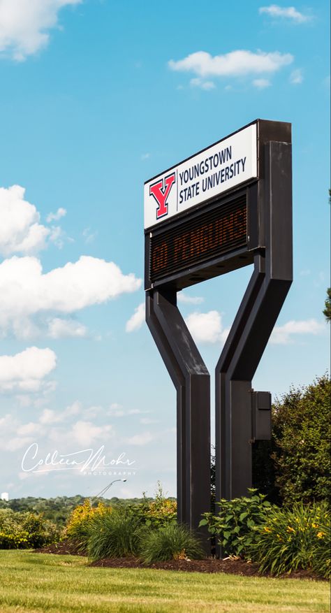 Picture of Youngstown State University sign statue. Youngstown State University, Youngstown Ohio, Northeast Ohio, Dayton Ohio, Style Photography, State University, Columbus, Cleveland, Everyday Life