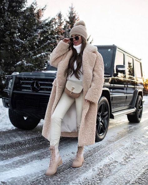 Mia Mia Mine, Stylish Winter Boots, Winter Outfits Snow, Best Winter Boots, Mia Mia, Winter Outfits Aesthetic, Beige Boots, Stylish Winter Outfits, Winter Fashion Outfits Casual