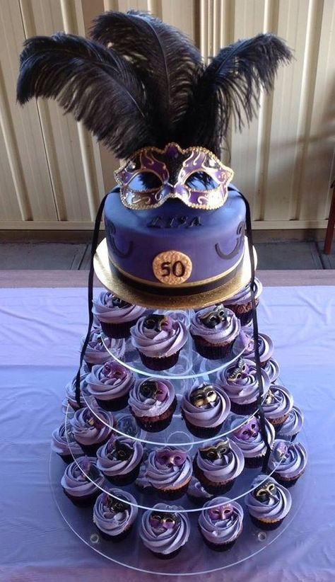 Masquerade Party Cake, Masquerade Party Themes, Masquerade Cake, Sweet 16 Masquerade Party, Mascarade Party, Masquerade Cakes, New Years Eve Party Ideas Decorations, Themes Party, Masquerade Party Decorations