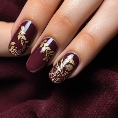 Burgundy And Gold Nails, Winter Nails Design, Christmas Burgundy, Nails Designs Ideas, Burgundy Nail Designs, Wine Nails, Maroon Nails, Golden Design, Burgundy Nails