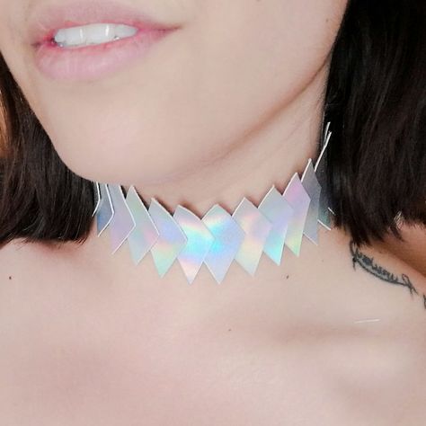 Leather Holographic Choker : 3 Steps Holographic Necklace, Holographic Jewelry, Holo Aesthetic, Wizard Ideas, Holographic Choker, Graduation Ball, Holographic Fashion, Abbey Bominable, Fashion Show Themes