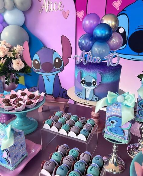 Stitch Birthday Party Outfit, Lilo And Stitch Theme Party, Stitch Party Decorations Ideas, Birthday Party Stitch, Teenage Stitch Party, Stitch Decorations, Stitch Candy Table, Stitch Bday Party Ideas, Leo And Stitch Birthday Party