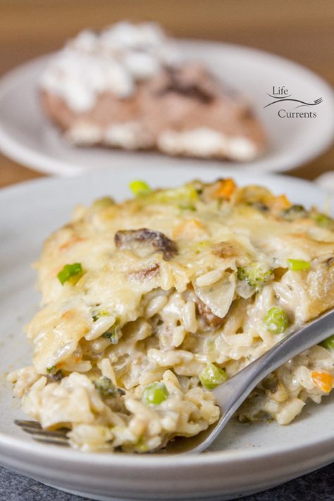 Vegetable Rice Casserole with slices of Edwards Hersheys Frozen Pie Singles Rice And Veggie Bake, Vegetarian Rice Casserole, Rice Veggie Casserole, Meatless Casserole Recipes, Vegetable Rice Casserole, Mushroom Rice Casserole, Casserole Vegetarian, Rice Bake Recipes, Vegetable Casserole Recipes