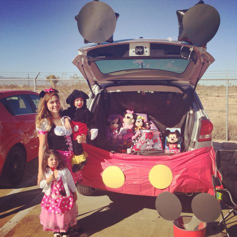 Trunk or treat!! Mickeys club house! Minnie Mouse!! Mickey Mouse Trunk Or Treat, Halloween Car Decorations, Disney Car, Trunk Or Treat Ideas, Hallowen Ideas, Halloween Traditions, Fall Fest, Halloween Style, Treat Ideas