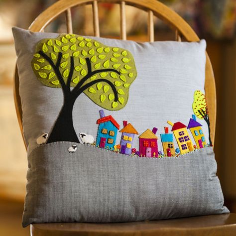 Applique Pillows Ideas, Appliqué Cushions, Applique Cushions, Creative Pillows, Applique Pillows, Pillow Crafts, Patchwork Cushion, Cushion Cover Designs, Embroidery Book