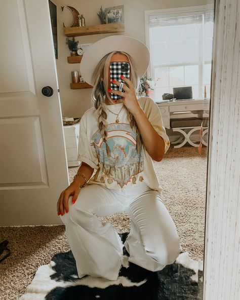 Fedora Concert Outfit, Flat Brim Hat Outfit Western, Flat Hat Outfit, Flat Brim Hat Outfit, Brim Hat Outfit, Ocean Alley, What To Wear Tomorrow, Oversized Band Tee, School Ootd