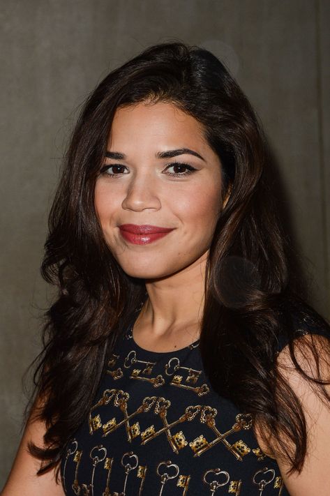 America Ferrera America Ferrera Hair, Shades Of Brown Hair, Brunette Celebrities, Deep Brown Hair, Brown Hair With Lowlights, Light Auburn Hair, Brown Hair Color Shades, Global Hair, Brown Hair Shades