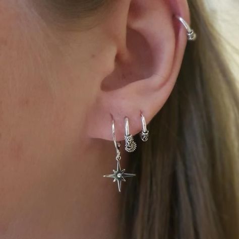 Ušný Piercing, Piercings Oor, Cool Ear Piercings, Pretty Ear Piercings, Cool Piercings, Cute Ear Piercings, Dope Jewelry, Funky Jewelry, Girly Jewelry