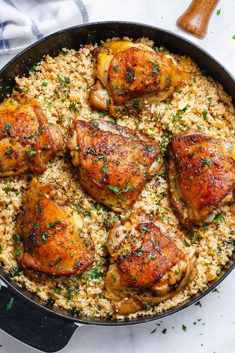 Buttery Garlic Herb Chicken with Lemon Cauliflower Rice -The best low-carb and gluten-free dish for dinner! Ready in 30 minutes.