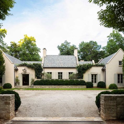 A quietly elegant Atlanta house by the classical architect Stan Dixon | House & Garden Cape Dutch House, Dixon Homes, Cape Dutch, English Houses, Hall House, Dutch House, French Style Homes, Modern French, Farm Buildings