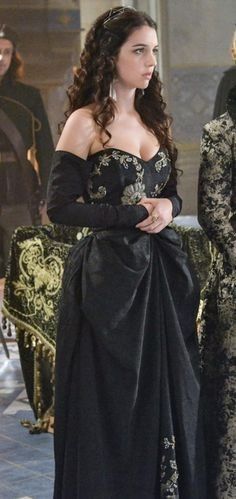 Season 1 episode 7 Reign Outfits, Moda Medieval, Marie Stuart, Reign Tv Show, Reign Mary, Reign Fashion, Reign Dresses, Mary Dress, Mary Stuart