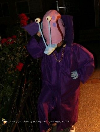 Super-Original Homemade Gary the Snail Costume Dream Gary Costume, Spongebob Wizard Costume, Snail Costume Diy, Gary The Snail Costume, Gary Costume, Spongebob Rave, Gary The Snail From Spongebob, Snail Diy, Spongebob Costumes