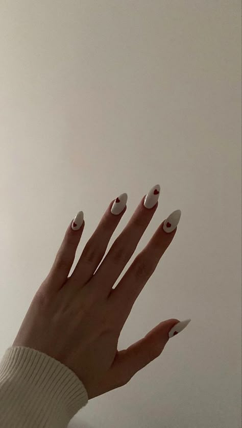 Trendy Nails Red And White, White Nails With Red Heart Acrylic, White Nails With Simple Designs, Red Nails White Heart, White And Red Nails Acrylic, Red White Nails Design, White Nails With A Heart, Red And White Nails Design, White Nails With Red Design