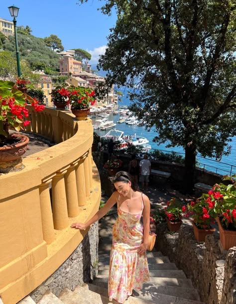 Italy Fits Aesthetic, Summer Dress Pictures, European Summer Photo Ideas, Capri Inspo Pics, European Vacation Aesthetic, European Summer Picture Ideas, European Summer Pictures, Positano Italy Outfits Summer, Italy Photo Dump