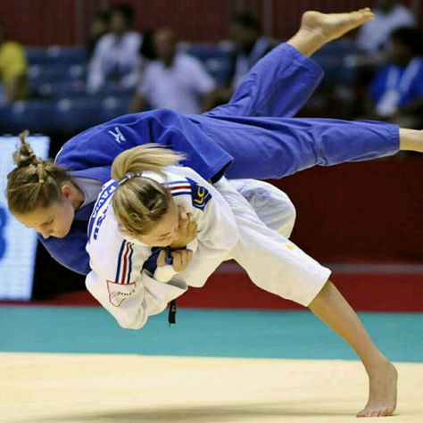 Judo Throws, Ju Jitsu, Martial Arts Women, Aikido, Action Poses, Summer Olympics, Pose Reference Photo, Foto Inspiration, Fitness Trainer