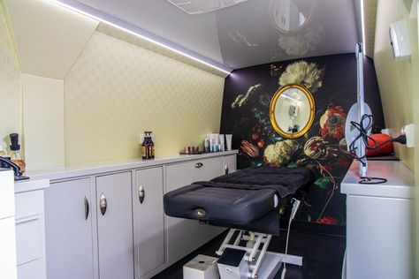 Your Beauty Boudoir | Custom Mobile Beauty Van - Van Demons Vans Mobile Spa Ideas, Mobile Spa Business Ideas, Spa Business Ideas, Mobile Beauty Salon, Beauty Van, Mobile Spa, Mobile Beauty, Last Minute Birthday Gifts, Spa Business