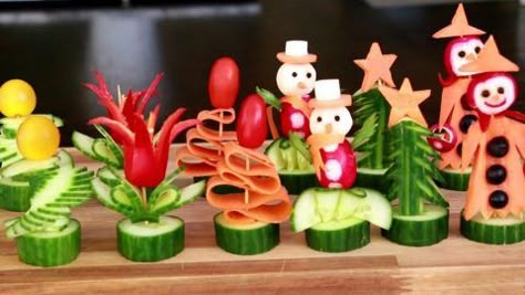 Creative Christmas Party Food Ideas | DIY Joy Projects and Crafts Ideas Christmas Party Food Ideas, Fruit Salad Decoration, Salad Presentation, Salad Decoration Ideas, Christmas Vegetables, Salad Decoration, Deco Fruit, Vegetable Decoration, Christmas Salads