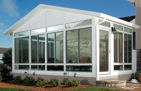 Sunrooms – Glass Windows vs. Acrylic Windows for Florida Homes Sunroom Windows, Plexiglass Panels, Porch Enclosures, Screen Enclosures, Porch Addition, Sunroom Designs, Patio Enclosures, Florida Room, Sunrooms