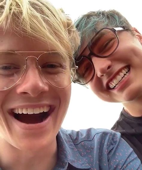 Sam and Colby in glasses is the cutest thing ever😍😍😂 Max Schneider, Shane Harper, Sam And Colby Fanfiction, Colby Jack, Colby Jack Cheese, Love Sam, Fangirl Problems, Colby Brock, Best Duos