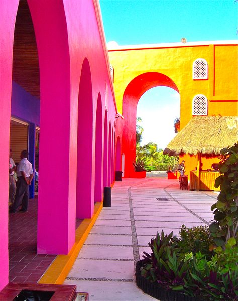 The kind of Mexican architecture / colors that make Mexico special.  I don't know if where this one is, but it definitely LOOKS like the Mexico I love. Mexican Architecture, Mexican Colors, Houses In Mexico, Colour Architecture, Mexican Home, Casa Vintage, Mexican Decor, Mexican Designs, Dark Interiors