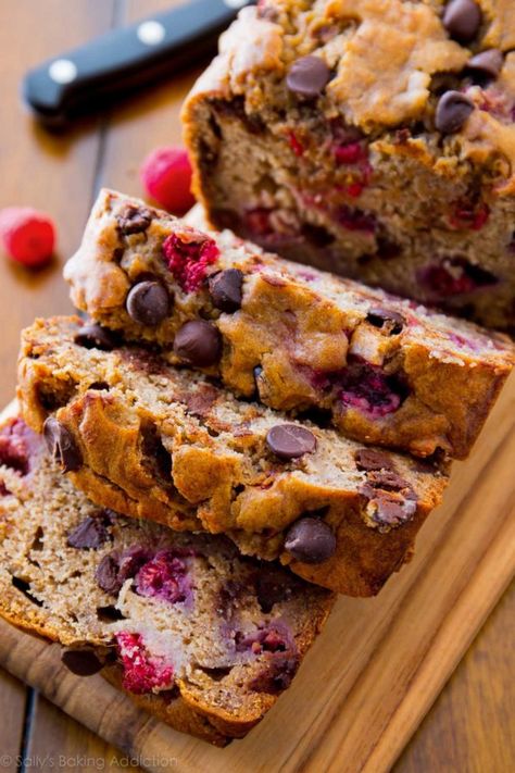 Raspberry Banana Bread, Brown Sugar Banana Bread, Homemade Banana Bread Recipe, Raspberry Bread, Raspberry Banana, Homemade Banana Bread, Raspberry Chocolate, Chocolate Banana Bread, Sweets Cake