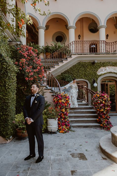 Weddings In Guadalajara Mexico, Spanish Venue Wedding, Mexican Wedding Venue Ideas, Modern Hacienda Wedding, Romantic Mexican Aesthetic, Guadalajara Wedding Venues, San Miguel Wedding Mexico, Hacienda Style Wedding Venues, San Miguel De Allende Wedding Venues