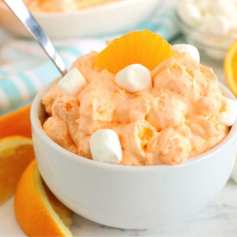 Easy Orange Creamsicle Salad - Bitz & Giggles Orange Creamsicle Salad, Creamsicle Salad, Orange Dreamsicle Salad, Jello Salads, Orange Dessert, Orange Jello, Orange Dreamsicle, Orange Dream, Jello Salad