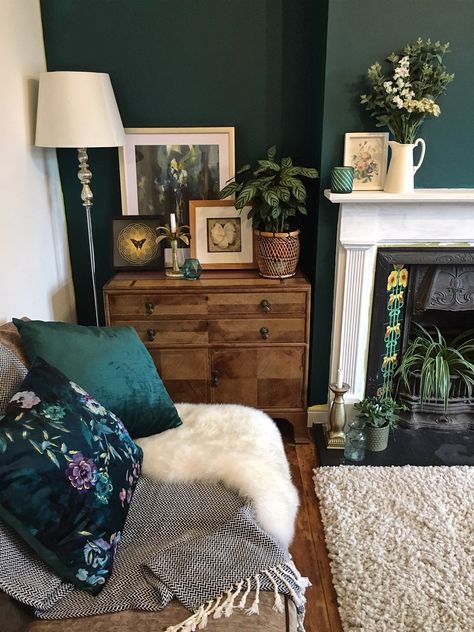 How To Use Dark Green in Your Living Room - Melanie Jade Design Green Walls Living Room, Dark Green Living Room, Jade Design, Dark Green Walls, Minimalist Living Room Decor, Dark Living Rooms, Living Room Decor Inspiration, Cosy Living Room, Bohemian Living