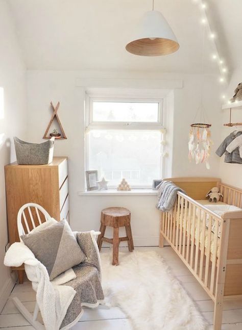 HOW TO DESIGN A SMALL NURSERY-9 Small Nursery Design, Baby Room Boy, Trendy Nursery, Ideas Habitaciones, Simple Nursery, Small Nurseries, Baby Rooms, Nursery Baby Room, Small Windows