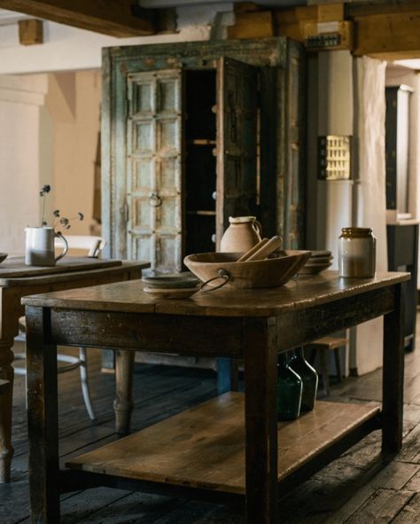 Kitchen Prep Table, Vintage Furniture Antique, Prep Table, Best Kitchen Design, Outdoor Kitchen Cabinets, Devol Kitchens, Kitchen Prep, Best Kitchen Designs, Simple Furniture