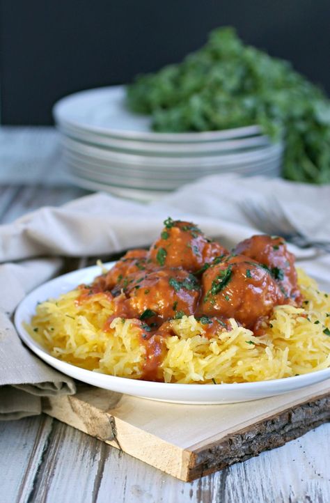 Spaghetti Squash with Chicken Meatballs Spaghetti Squash With Chicken, Spaghetti Squash And Meatballs, Chicken Meatball Recipes, Creative Cocktails, Best Meatballs, Meatball Recipes Easy, Pasta Side Dishes, Chicken Spaghetti Squash, Meatballs Easy