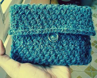 Free pattern: knitted pouch | Holy's stuff Purse Patterns Free, Knitting Bag Pattern, Knit Purse, Knitting Paterns, Stitch Gift, Crochet Market Bag, Free Knitting Patterns, Pouch Pattern, How To Purl Knit