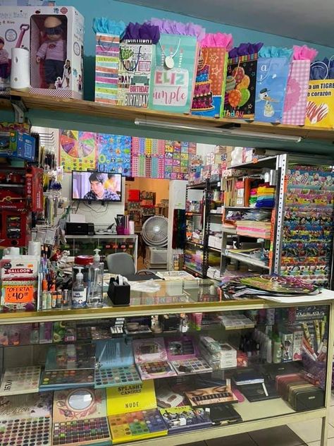 School Supplies Store Interior Design, Teddy Shop, School Supply Store, Craft Booth Displays, Stationary Shop, Craft Room Design, Gifts Wrapping Diy, Craft Booth, Store Design Interior